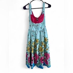 Lindy Bop Light Blue Floral & Bee Retro Sundress size 4